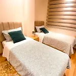 Family Stay Beautiful 2 Bedroom Apartment