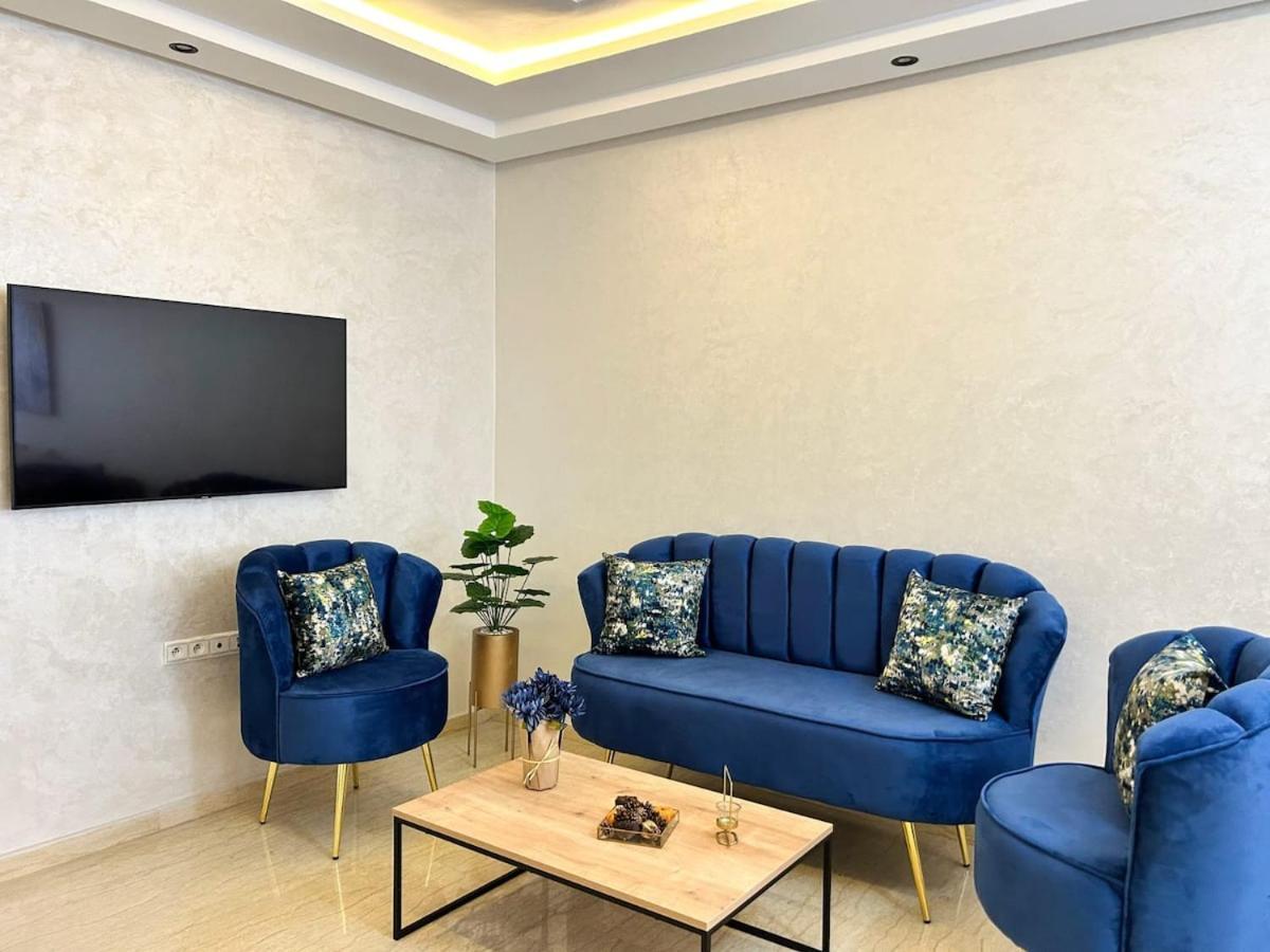 Family Beautiful 2 Bedroom Apartment *